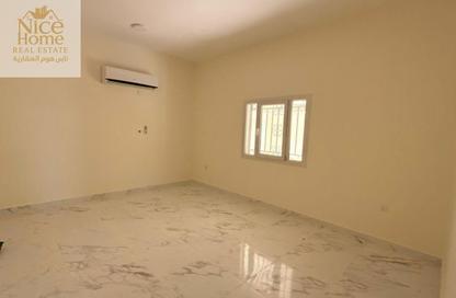 Villa - 5 Bedrooms - 6 Bathrooms for rent in Izghawa - Izghawa - Doha