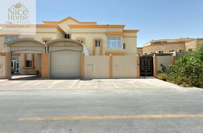 Villa - 5 Bedrooms - 6 Bathrooms for rent in Izghawa - Izghawa - Doha