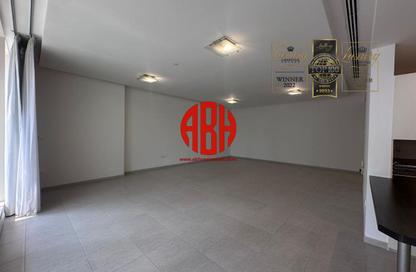 Apartment - 3 Bedrooms - 5 Bathrooms for rent in West Bay Tower - West Bay - West Bay - Doha Apartment - 3 Bedrooms - 5 Bathrooms for rent in West Bay Tower - West Bay - West Bay - Doha