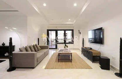 Apartment - 2 Bedrooms - 3 Bathrooms for rent in Porto Arabia - The Pearl Island - Doha