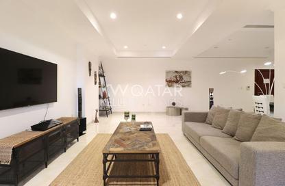 Apartment - 2 Bedrooms - 3 Bathrooms for rent in Porto Arabia - The Pearl Island - Doha