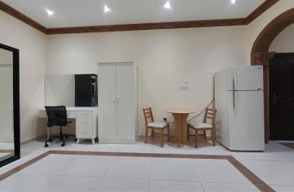 Apartment - Studio - 1 Bathroom for rent in Al Nuaim Compound - Al Duhail North - Al Duhail - Doha Apartment - Studio - 1 Bathroom for rent in Al Nuaim Compound - Al Duhail North - Al Duhail - Doha