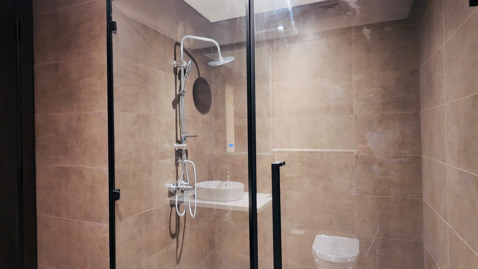 Beautiful furnished 1BHK direct access to beach thumbnail 11