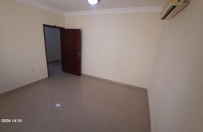 Apartment - 3 Bedrooms - 3 Bathrooms for rent in Bin Omran 35 - Fereej Bin Omran - Doha