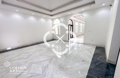 Villa - 7+ Bedrooms - 7+ Bathrooms for sale in Al Dafna - Al Dafna - Doha