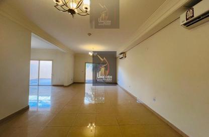 مجمع سكني - 5 غرف نوم - 6 حمامات للايجار في واي فيلدج - ابو سدرة - الريان - الدوحة مجمع سكني - 5 غرف نوم - 6 حمامات للايجار في واي فيلدج - ابو سدرة - الريان - الدوحة