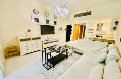 Apartment - Studio - 1 Bathroom for rent in Tower 29 - Viva Bahriyah - The Pearl Island - Doha