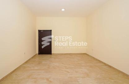 Labor Camp - Studio - 1 for rent in Industrial Area 2 - Industrial Area - Industrial Area - Doha