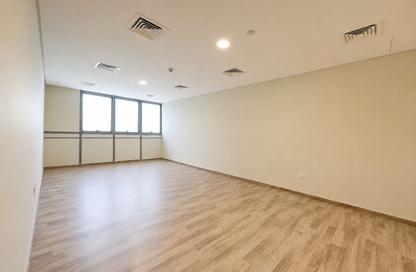 Apartment - 2 Bedrooms - 3 Bathrooms for rent in Zig Zag Towers - West Bay - Doha