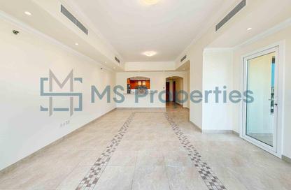 Apartment - 2 Bedrooms - 3 Bathrooms for rent in West Porto Drive - Porto Arabia - The Pearl Island - Doha