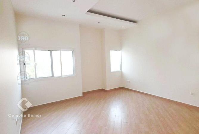 985065 - Property Image 2