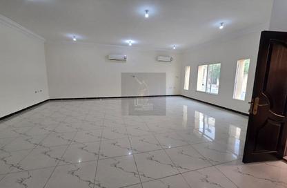 Compound - 5 Bedrooms - 4 Bathrooms for rent in Ain Khaled Villas - Ain Khaled - Doha