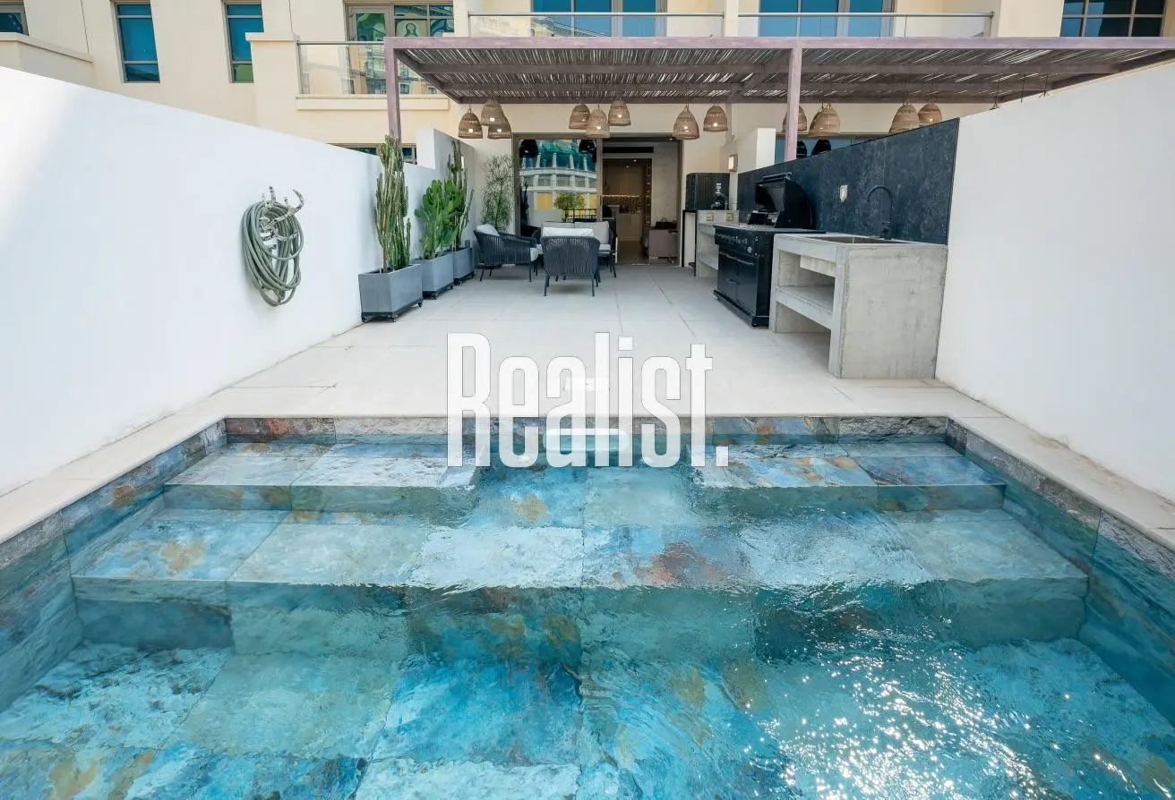 63530318 - Property Main Image