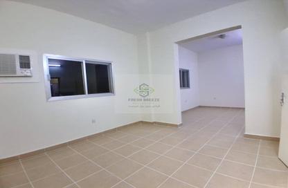 Apartment - 2 Bedrooms - 2 Bathrooms for rent in Umm Ghuwailina 4 - Umm Ghuwailina - Doha