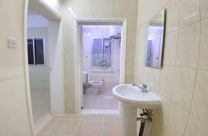 Apartment - 2 Bedrooms - 2 Bathrooms for rent in Umm Ghuwailina 4 - Umm Ghuwailina - Doha