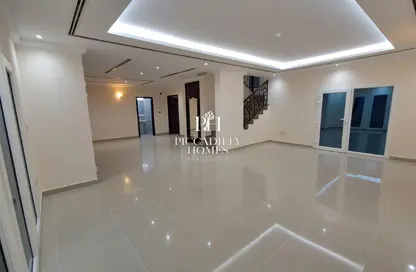 Villa - 3 Bedrooms - 5 Bathrooms for rent in Wadi Al Markh - Muraikh - AlMuraikh - Doha