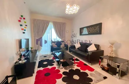 Apartment - 2 Bedrooms - 3 Bathrooms for sale in Viva West - Viva Bahriyah - The Pearl Island - Doha