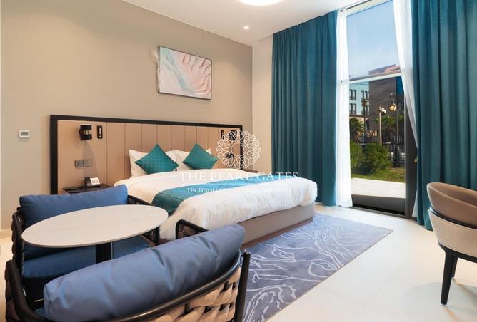 983587 - Property Image 2