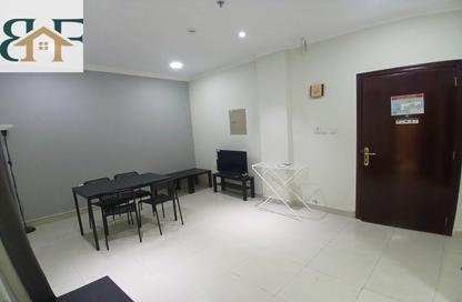 Apartment - Studio - 2 Bathrooms for rent in Al Aqaria Tower - Old Salata - Salata - Doha Apartment - Studio - 2 Bathrooms for rent in Al Aqaria Tower - Old Salata - Salata - Doha