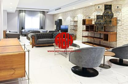 Compound - 4 Bedrooms - 5 Bathrooms for rent in Al Maamoura - Al Maamoura - Doha