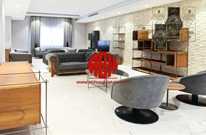 Compound - 4 Bedrooms - 5 Bathrooms for rent in Al Maamoura - Al Maamoura - Doha