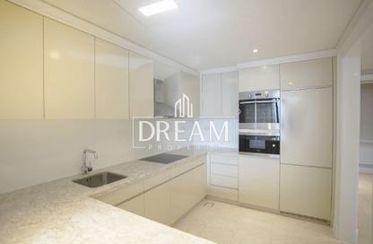Apartment - 2 Bedrooms - 2 Bathrooms for rent in West Bay Tower - West Bay - West Bay - Doha