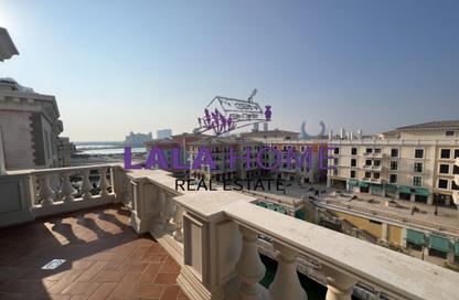 Apartment - 3 Bedrooms - 3 Bathrooms for rent in Carnaval - Qanat Quartier - The Pearl Island - Doha