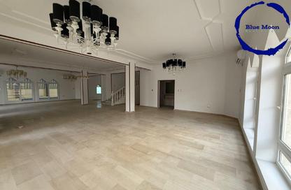 Villa - 4 Bedrooms - 5 Bathrooms for rent in Al Dafna - Al Dafna - Doha