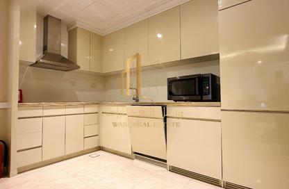 Apartment - 2 Bedrooms - 2 Bathrooms for rent in Al Faisal Tower - Al Dafna - Al Dafna - Doha