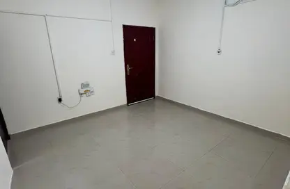 فيلا - 2 غرف نوم - 1 حمام للايجار في بوابة عين خالد - عين خالد - الدوحة