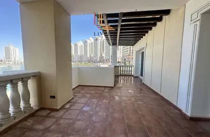 Townhouse - 2 Bedrooms - 3 Bathrooms for rent in Viva West - Viva Bahriyah - The Pearl Island - Doha