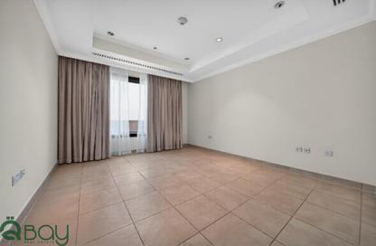 Apartment - 3 Bedrooms - 4 Bathrooms for rent in West Porto Drive - Porto Arabia - The Pearl Island - Doha Apartment - 3 Bedrooms - 4 Bathrooms for rent in West Porto Drive - Porto Arabia - The Pearl Island - Doha