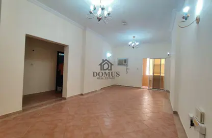 شقة - 2 غرف نوم - 3 حمامات للايجار في شارع انس - فريج بن محمود الشمالي - فريج بن محمود - الدوحة