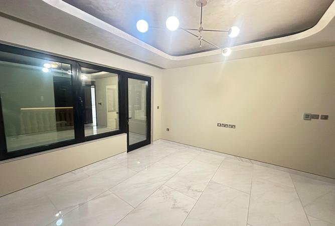 1010721 - Property Image 2