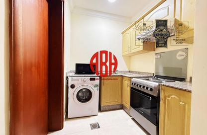 Apartment - 2 Bedrooms - 2 Bathrooms for rent in Al Sadd Road - Al Sadd - Doha