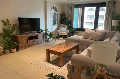 Apartment - 1 Bedroom - 2 Bathrooms for sale in Tower 19 - Porto Arabia - The Pearl Island - Doha Apartment - 1 Bedroom - 2 Bathrooms for sale in Tower 19 - Porto Arabia - The Pearl Island - Doha