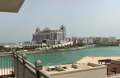 Apartment - 3 Bedrooms - 4 Bathrooms for rent in Abraj Bay - Abraj Quartiers - The Pearl Island - Doha