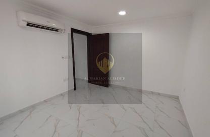 Apartment - 2 Bedrooms - 2 Bathrooms for rent in Bin Omran 28 - Fereej Bin Omran - Doha Apartment - 2 Bedrooms - 2 Bathrooms for rent in Bin Omran 28 - Fereej Bin Omran - Doha