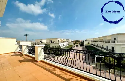 Villa - 5 Bedrooms - 6 Bathrooms for rent in Floresta Gardens - Floresta Gardens - The Pearl Island - Doha