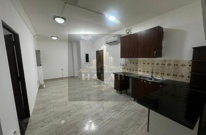 Apartment - 1 Bedroom - 1 Bathroom for rent in Duhail Villas - Al Duhail - Doha