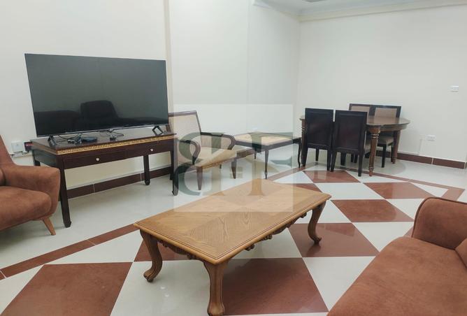 987615 - Property Image 2