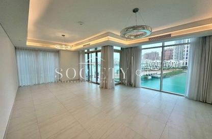 Apartment - 3 Bedrooms - 5 Bathrooms for rent in Crystal Residence - Gewan Island - The Pearl Island - Doha