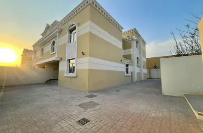 Villa - 7+ Bedrooms for rent in Souk Al gharaffa - Al Gharrafa - Doha