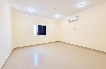 Apartment - 2 Bedrooms - 2 Bathrooms for rent in Al Hanaa Street - Al Gharrafa - Doha