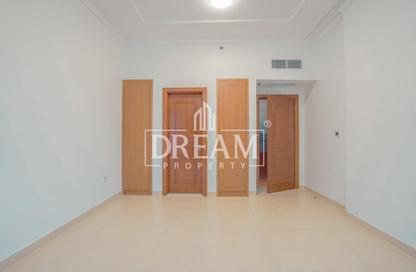 Apartment - 3 Bedrooms - 5 Bathrooms for rent in West Bay Tower - West Bay - West Bay - Doha