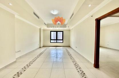 Apartment - 1 Bedroom - 2 Bathrooms for rent in West Porto Drive - Porto Arabia - The Pearl Island - Doha