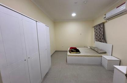 Apartment - 2 Bedrooms - 1 Bathroom for rent in Bin Omran 35 - Fereej Bin Omran - Doha