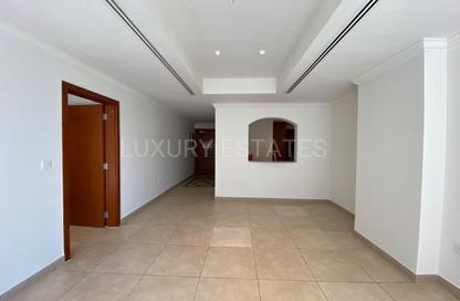 Apartment - 1 - 2 for rent in West Porto Drive - Porto Arabia - The Pearl Island - Doha