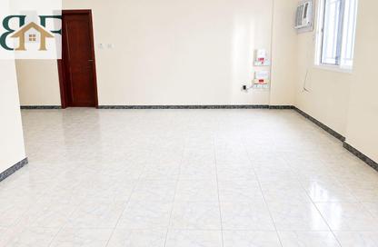 Apartment - 3 Bedrooms - 3 Bathrooms for rent in Al Mansoura - Al Mansoura - Doha