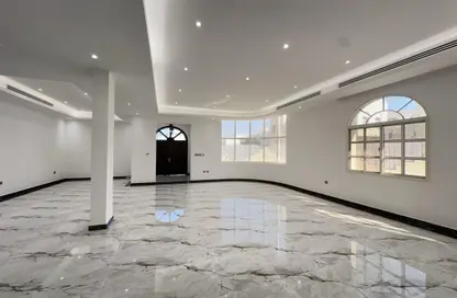 Villa - 5 Bedrooms - 6 Bathrooms for rent in West Bay Lagoon Villas - West Bay Lagoon - West Bay Lagoon - Doha